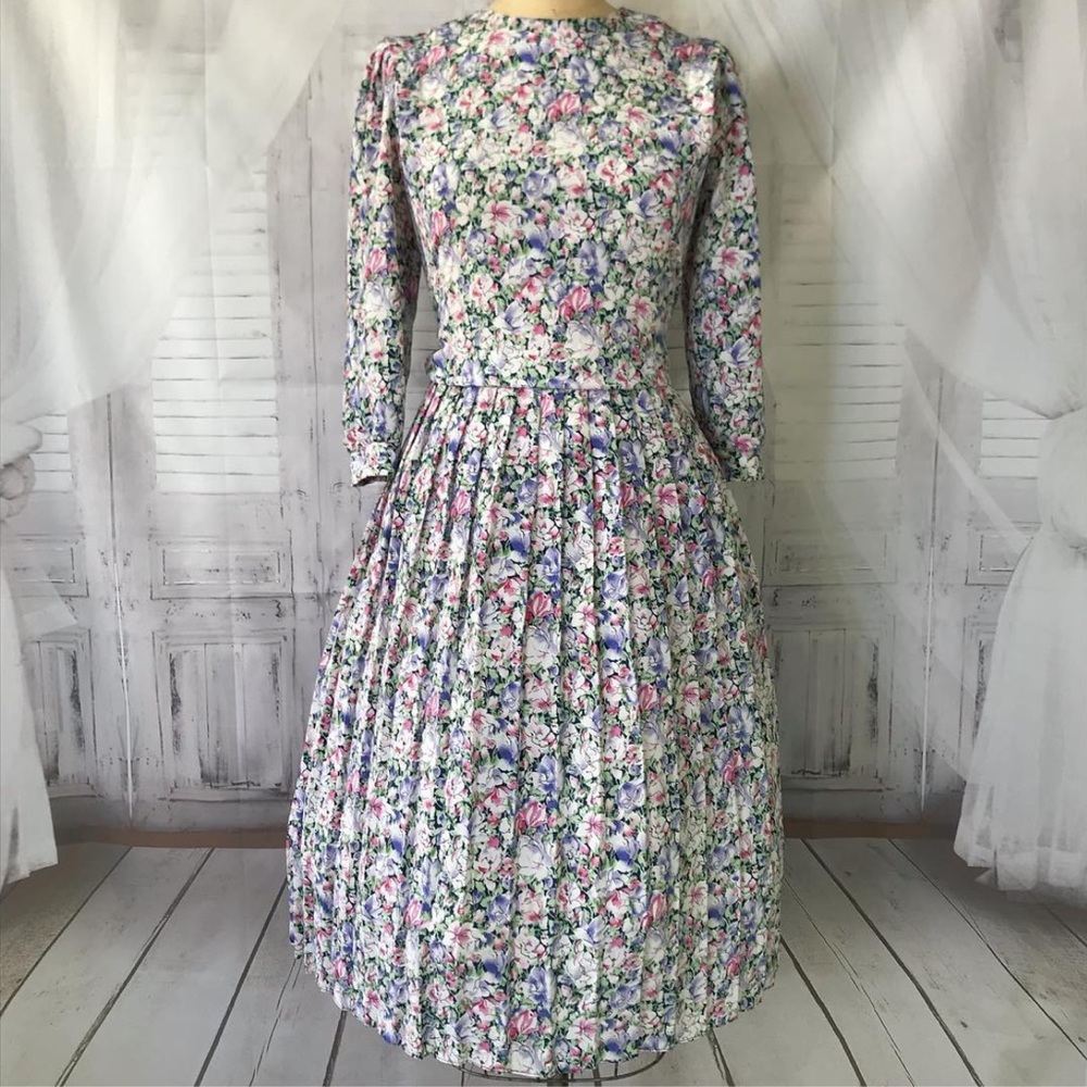 Vintage Floral Pleated Dress